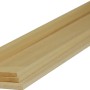 Listelli piallati in legno, legno chiaro, vista dettaglio.
