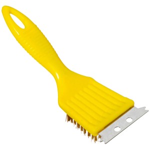 Spazzola per griglia CMI 2 in 1 gialla con setole in ottone e raschietto in acciaio per la pulizia della griglia.