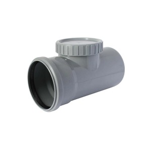 Tubo di derivazione HT grigio con apertura di pulizia per installazione acque reflue.