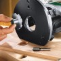 Fresatrice Bosch 1400 ACE durante il cambio fresa per la lavorazione del legno.