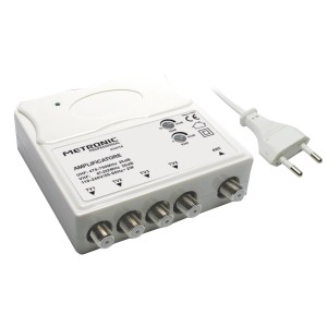 Amplificatore TV Metronic bianco con quattro uscite per accessori video.
