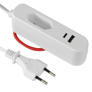 Multipresa bianca t.b.t. con porte USB e spina europea.
