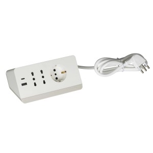 Multipresa bianca t.b.t. con porte USB e presa Schuko.
