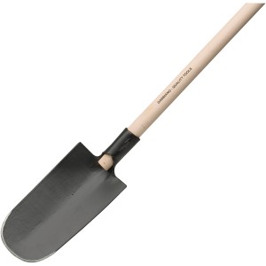 Vanga da giardino con manico in legno per giardinaggio.