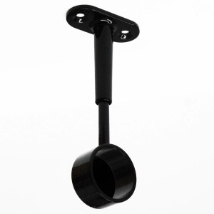 Staffa nera per asta appendiabiti per sistemazione cucina.