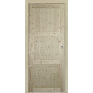 Porta interna in legno grezzo, non trattato, con tre pannelli.