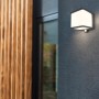 Applique solare a LED Lutec Doblo color antracite con sensore di movimento.