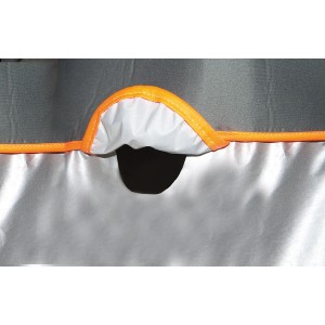 Dettaglio di t.b.t. antigelo con apertura e bordo arancione.