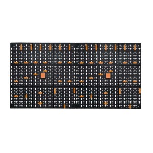 Pannelli forati t.b.t. neri per montaggio a parete con supporti arancioni.