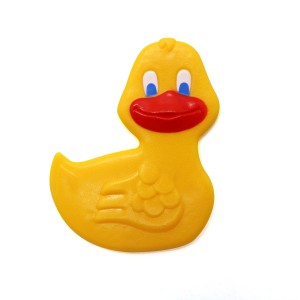 Paperella di gomma gialla come accessorio per la doccia.