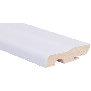 Dettaglio di un battiscopa bianco (Battiscopa).