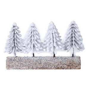 Gruppo decorativo di abeti innevati su base in legno per decorazioni natalizie.