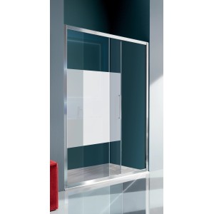 Box doccia t.b.t. con porta scorrevole, vetro parzialmente satinato e telaio argentato.