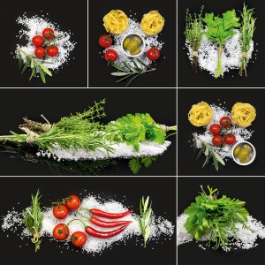 Collage di ingredienti: pasta, pomodori, erbe aromatiche, olive e peperoncino su sale.