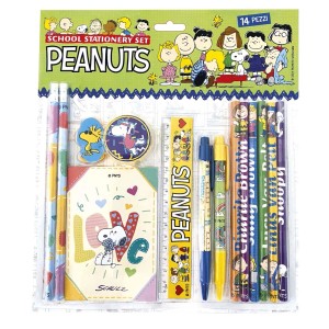 Set di cancelleria Peanuts con matite, blocco note, gomma e righello.