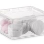 Box contenitore trasparente KIS C XXS con coperchio, riempita con dischetti di cotone e crema.