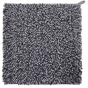 Tappeto da bagno quadrato grigio con superficie soffice.