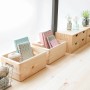 Scatole di legno come Cassapanche per riporre articoli da ufficio e decorazioni.