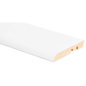 Battiscopa t.b.t. bianco in legno, vista dettaglio.