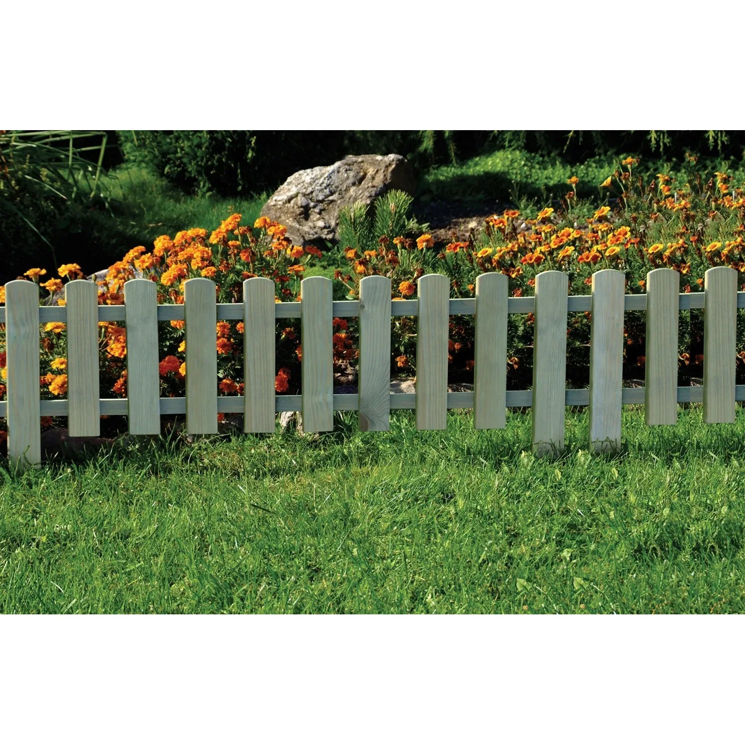 Mini staccionata in legno impregnato a pressione in giardino, 30/45 cm x 120 cm.