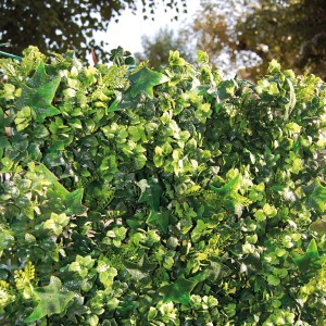 Siepe artificiale verde t.b.t. come frangivista o decorazione per giardino o balcone.