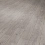 Pavimento in PVC chiaro effetto legno per interni.