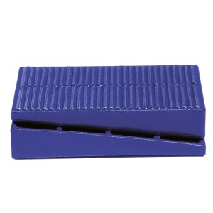 Cunei in plastica LUX Classic, cunei di livellamento blu con superficie scanalata per lavori di muratura e piastrellatura.