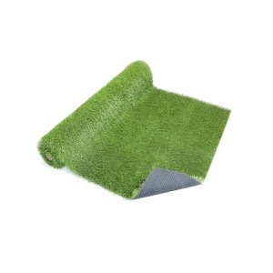 Rotolo di erba sintetica t.b.t. per giardino o balcone.