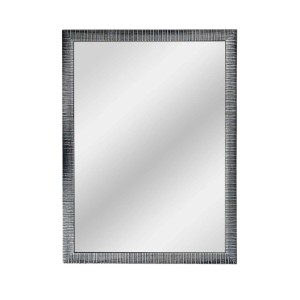 Specchio da parete rettangolare con cornice argentata e strutturata.