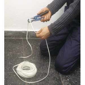 Tronchese mini LUX 200 mm Classic in uso per tagliare il filo.