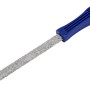 Lima per piastrelle LUX Classic in metallo duro con manico blu per la lavorazione delle piastrelle.
