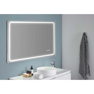 Specchiera rettangolare t.b.t. con illuminazione LED in bagno.