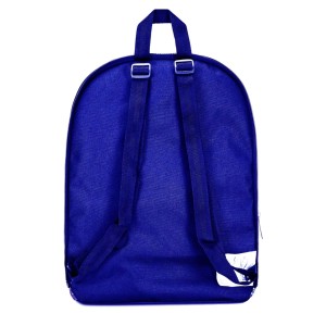 Zaino blu con spallacci regolabili.