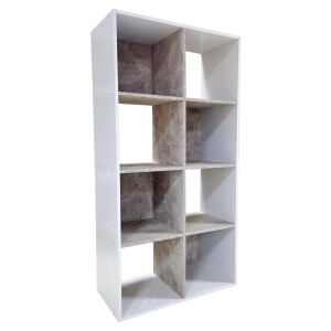 Libreria bianca t.b.t. con otto scomparti e pannello posteriore grigio.