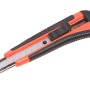 Cutter OBI con manico arancione e nero e lama retrattile.
