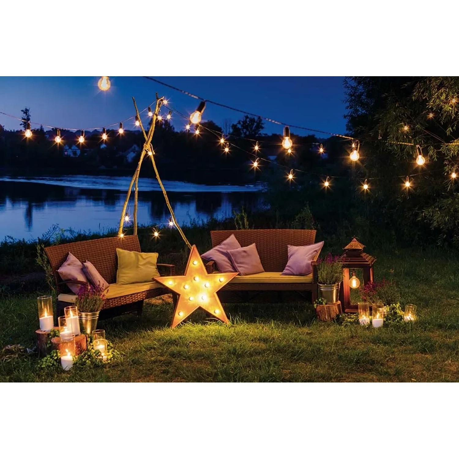 Portalampada decorativa con luci a stringa e stella per giardino o patio.