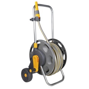 Avvolgitubo grigio con dettagli gialli e tubo arrotolato.