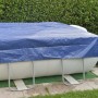 Telo di copertura blu t.b.t. per piscina che protegge la piscina dallo sporco.