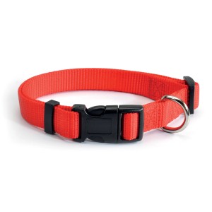 Collare per cani t.b.t. rosso con fibbia nera e anello in metallo.