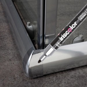 Pennarello per ritocchi di smalto cromato per sanitari e piastrelle.