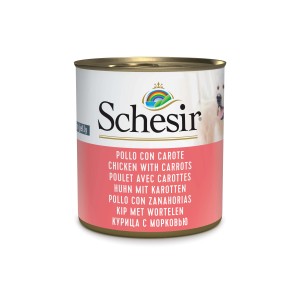Schesir cibo umido per cani con pollo e carote in lattina.