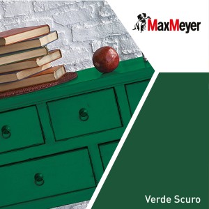 Campione colore MaxMeyer: Mobile verde con libri e sfera decorativa. Smalti colorati.