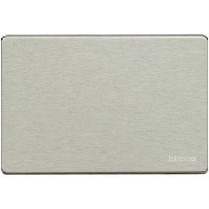 Placca t.b.t. per interruttori e prese, colore argento.