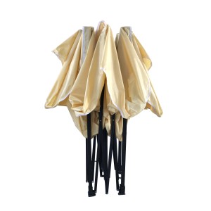 Gazebo t.b.t. piegato con tetto beige e struttura nera.
