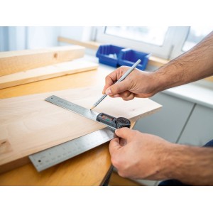 Goniometro digitale LUX 40 cm in uso su tavola di legno con matita.