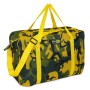 Borsa da campeggio t.b.t. con motivo mimetico e manici gialli.