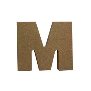 Lettera in legno "M" per decorazione murale.