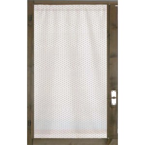 t.b.t. tenda a pannello con motivo a pois in cornice della porta.