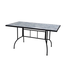 Tavolo da giardino rettangolare con piano a motivo grigio-blu e struttura in metallo nero.