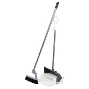 Set paletta e scopa a manico lungo con paletta pieghevole e manico telescopico.